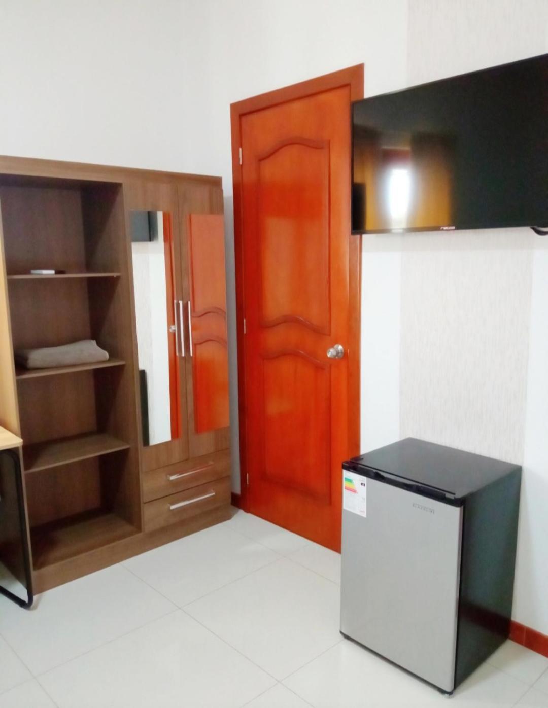 Deluxe Hotel Talara - A 5 Minutos Del Aeropuerto Y Plaza De Armas Ruang foto