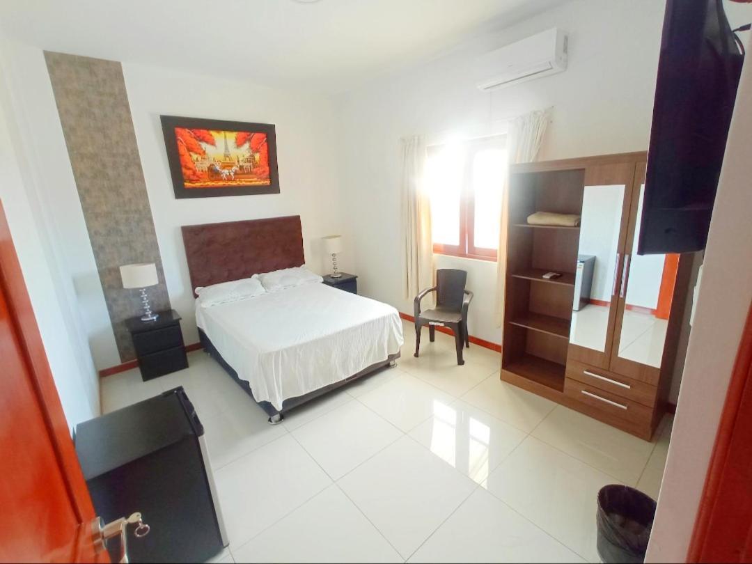 Deluxe Hotel Talara - A 5 Minutos Del Aeropuerto Y Plaza De Armas Ruang foto