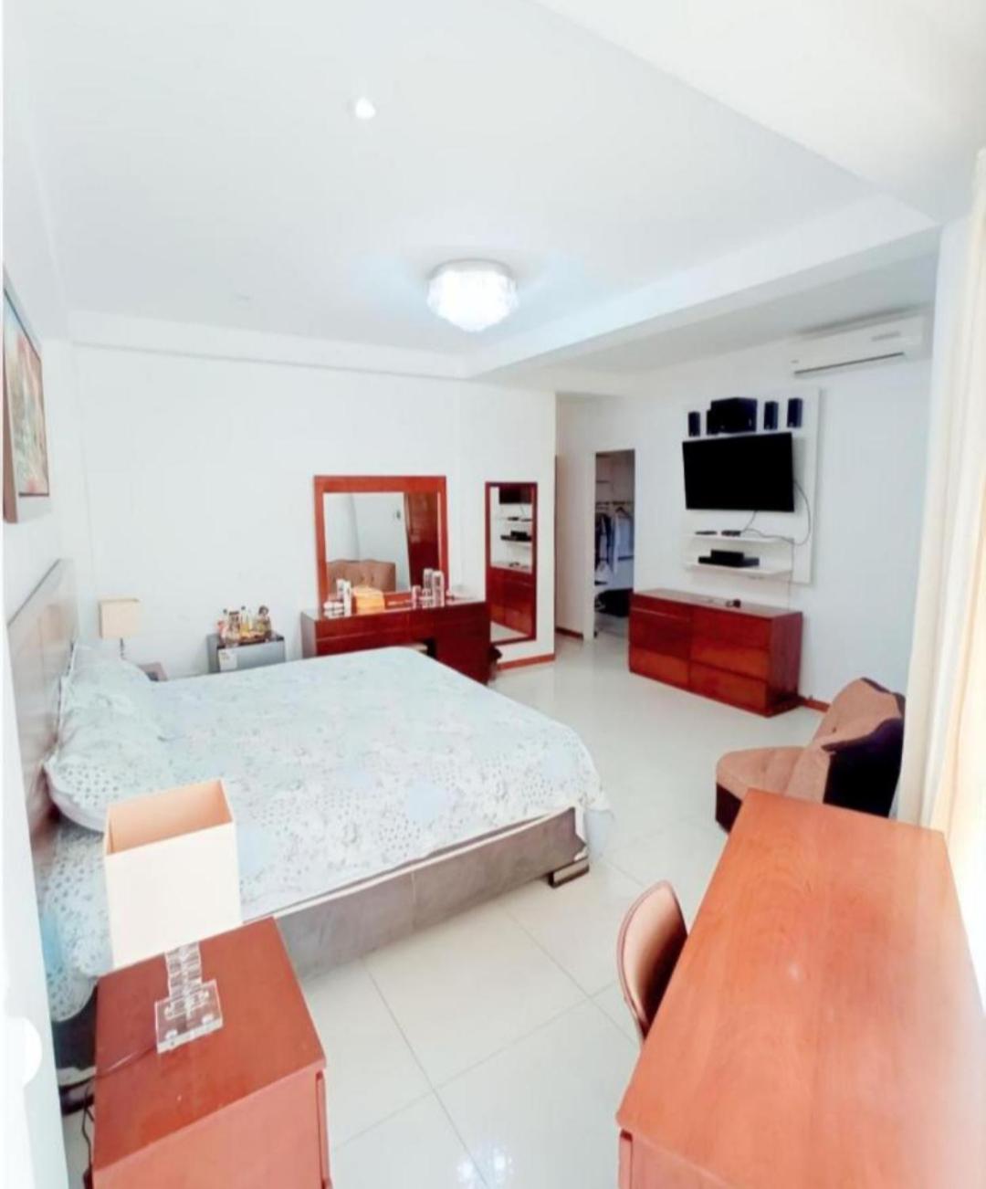 Deluxe Hotel Talara - A 5 Minutos Del Aeropuerto Y Plaza De Armas Ruang foto