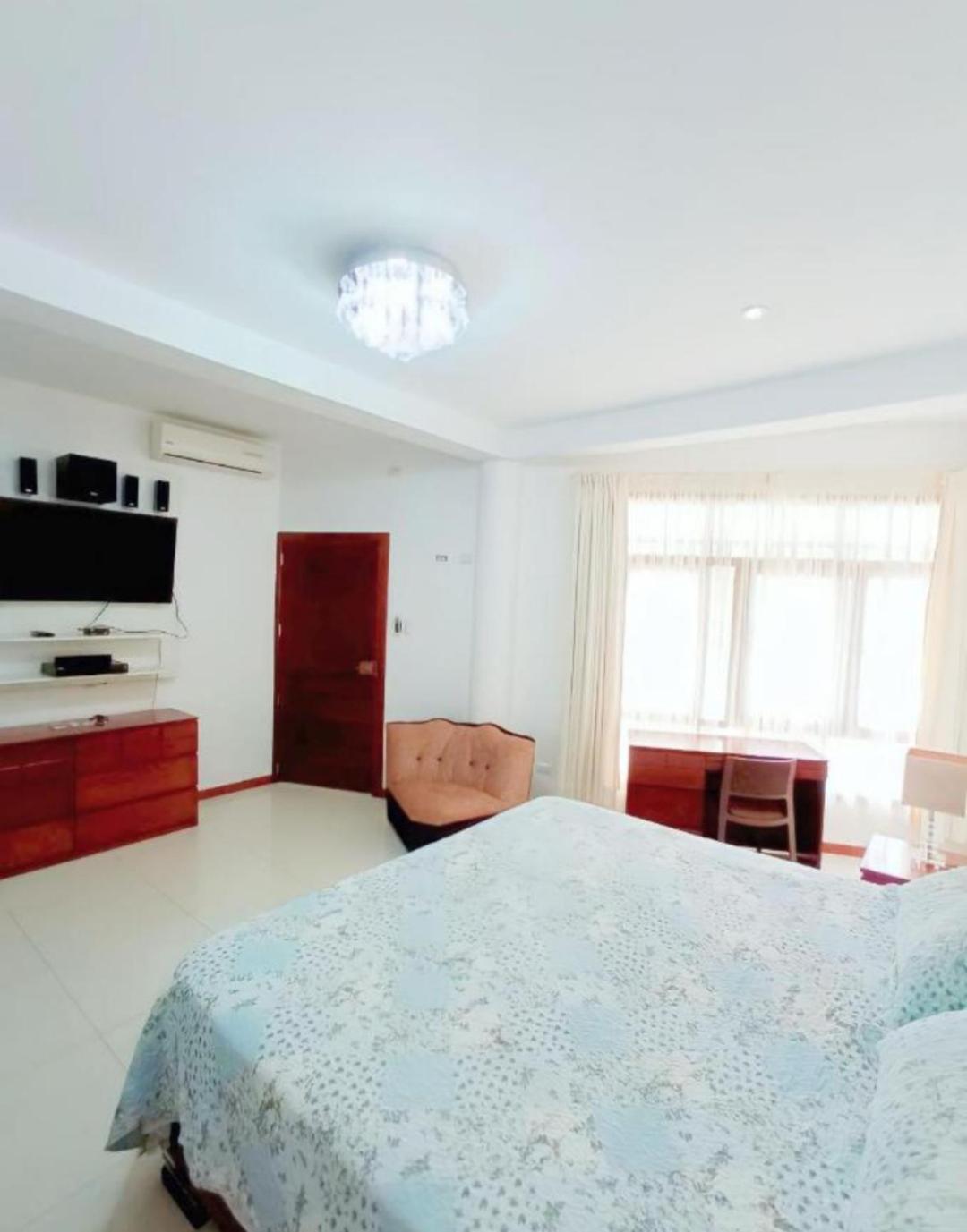 Deluxe Hotel Talara - A 5 Minutos Del Aeropuerto Y Plaza De Armas Ruang foto