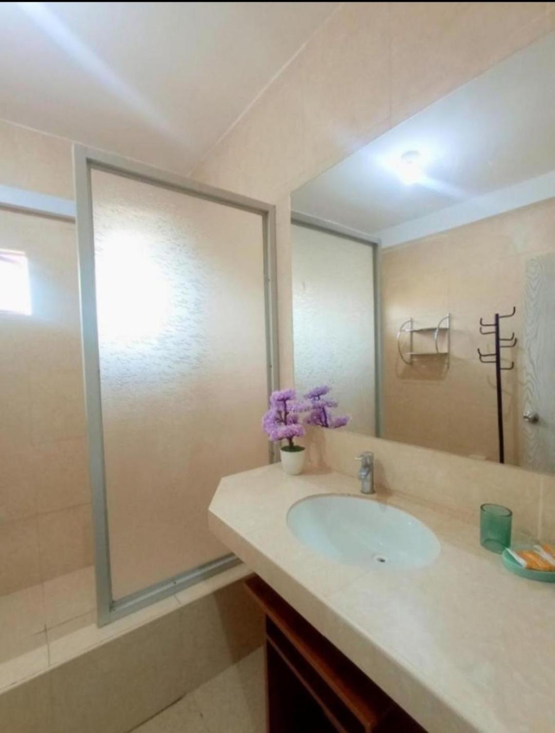Deluxe Hotel Talara - A 5 Minutos Del Aeropuerto Y Plaza De Armas Ruang foto