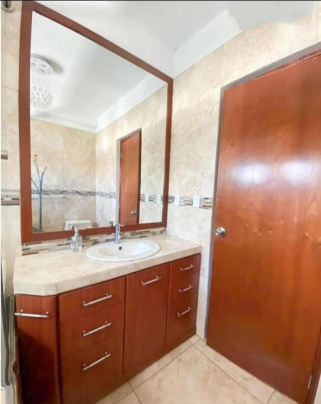 Deluxe Hotel Talara - A 5 Minutos Del Aeropuerto Y Plaza De Armas Ruang foto