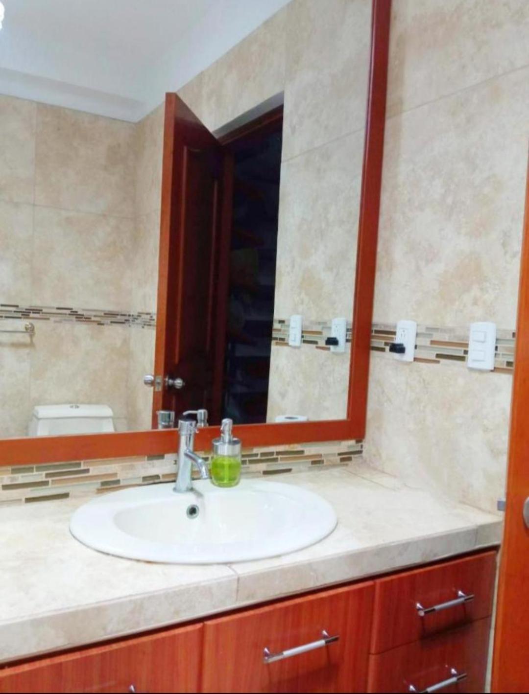 Deluxe Hotel Talara - A 5 Minutos Del Aeropuerto Y Plaza De Armas Ruang foto